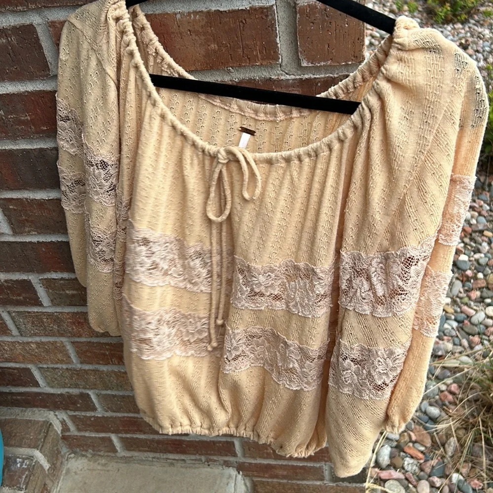FREE PEOPLE Ladies S Elegant Cream & Lace Women's Crop Top
